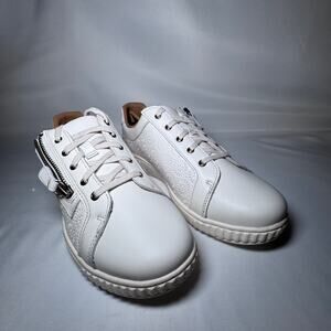 NWT Clarks Collection Embossed Leather Sneaker White 9W Wide